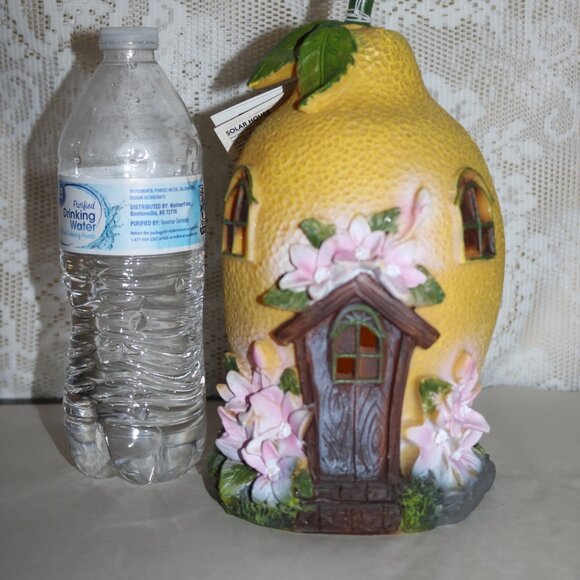 Lemon fairy solar house new with tags uses one included AAA battery and the sun - Picture 10 of 10